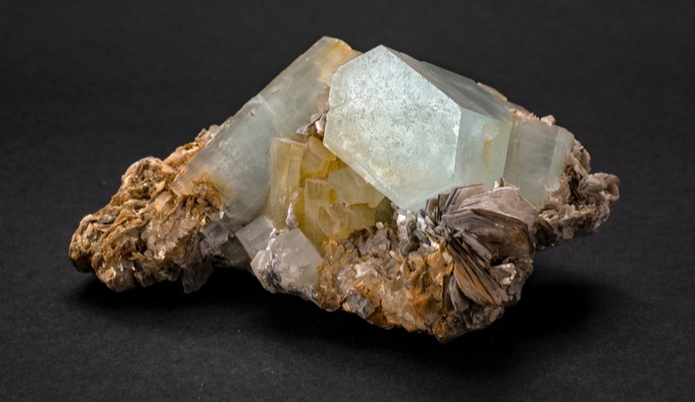 beryllium covered with stones