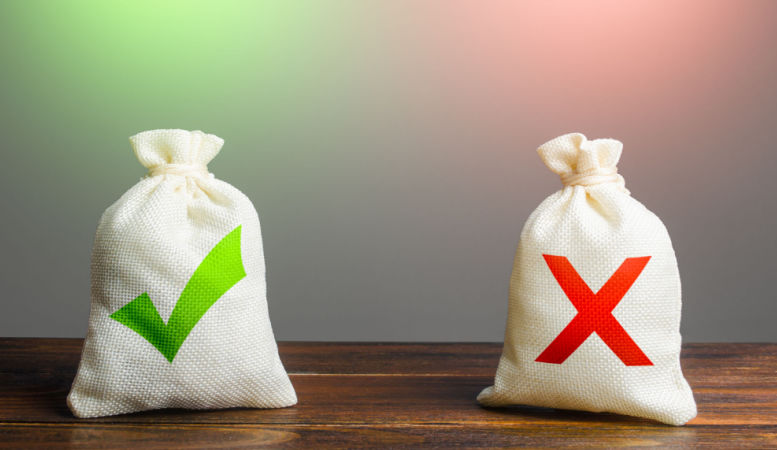 two bags with a green check and red x mark