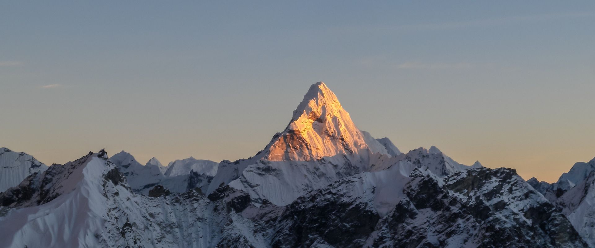 the everest mountain