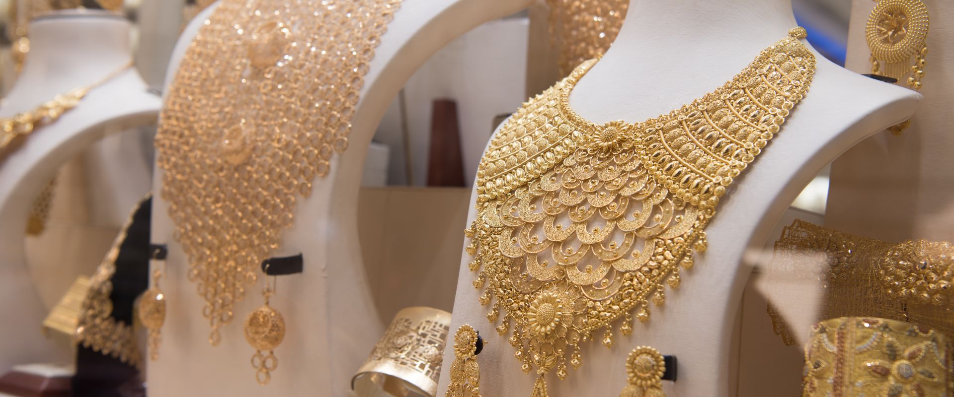 gold jewelry shop in India